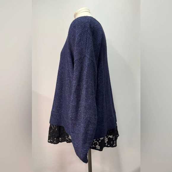 Torrid Blue/Black Pullover 2-Fer Sweater Size 00 EUC - Picture 4 of 11